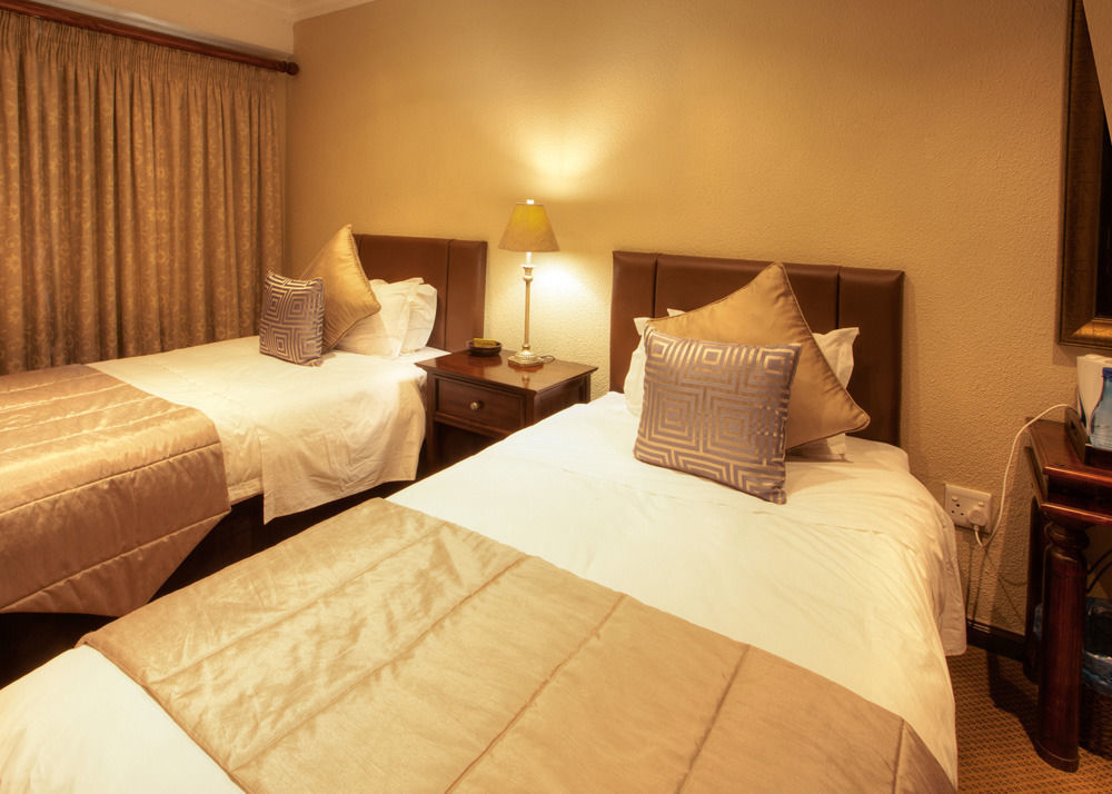 Black Eagle Hotel & Spa Roodepoort Exterior foto