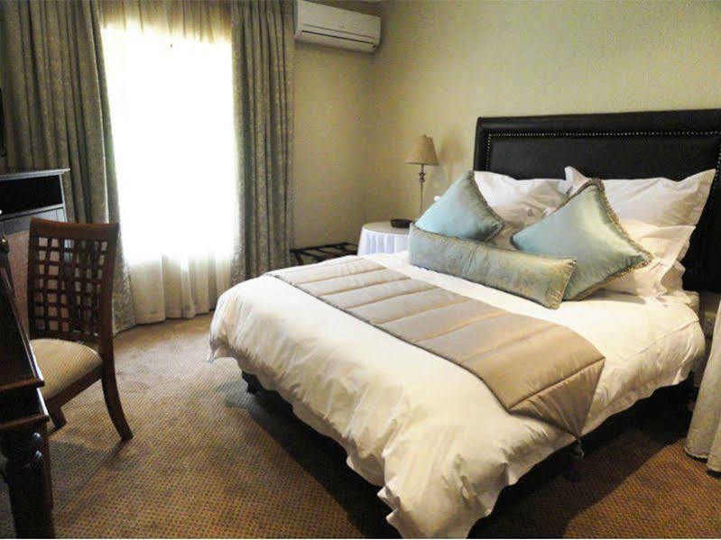 Black Eagle Hotel & Spa Roodepoort Exterior foto